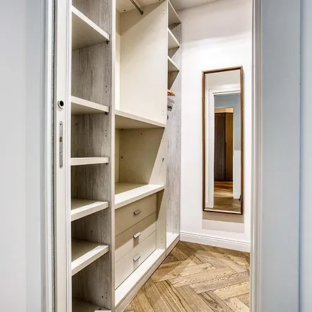 Apartment Loreto Charm - Urban Elegance